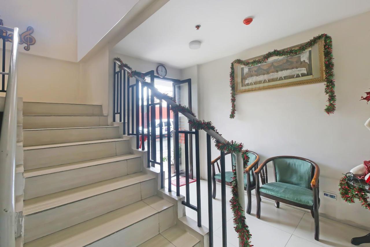 Oyo 896 Silverio Suites Manila Eksteriør bilde
