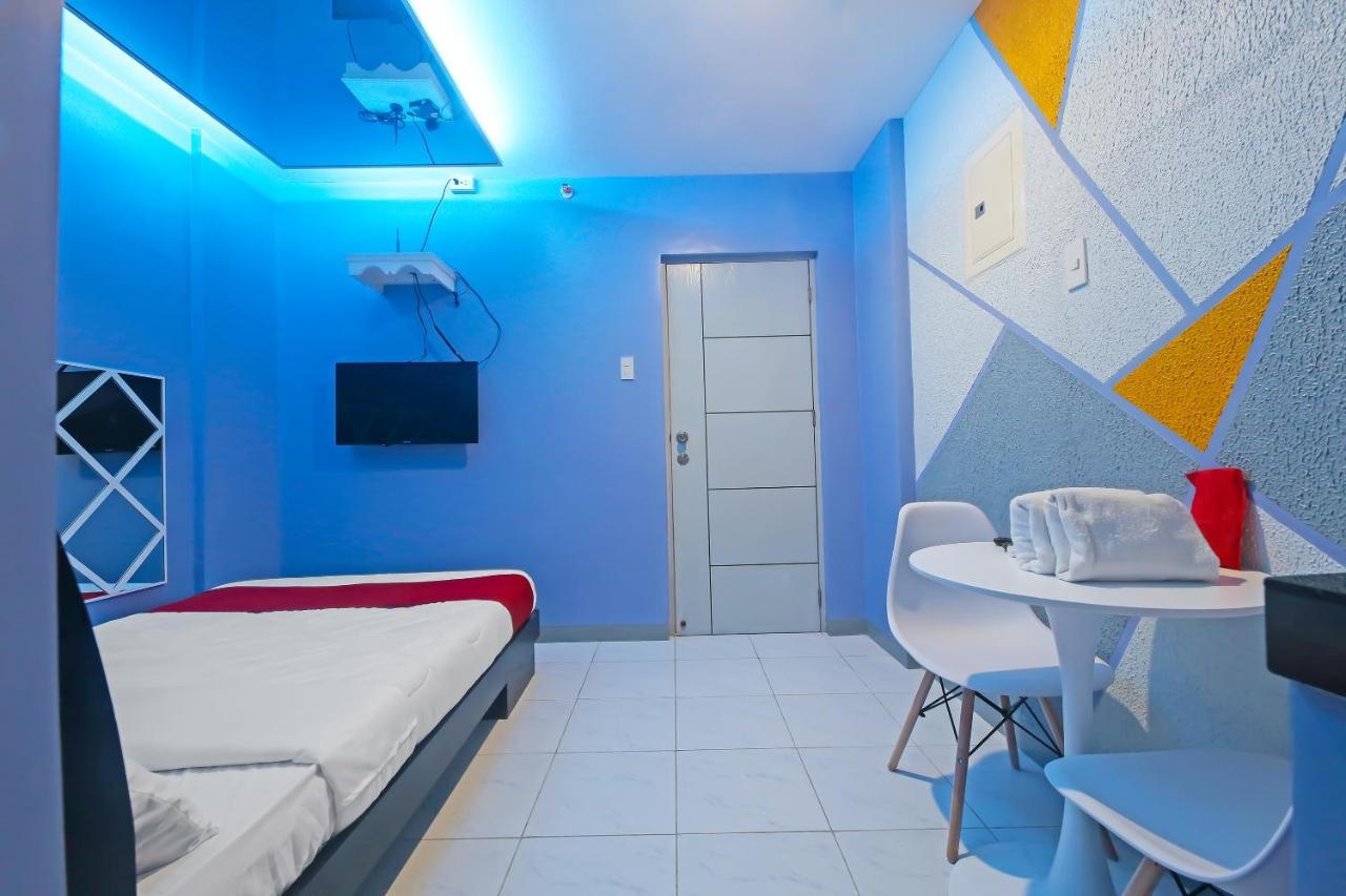 Oyo 896 Silverio Suites Manila Eksteriør bilde