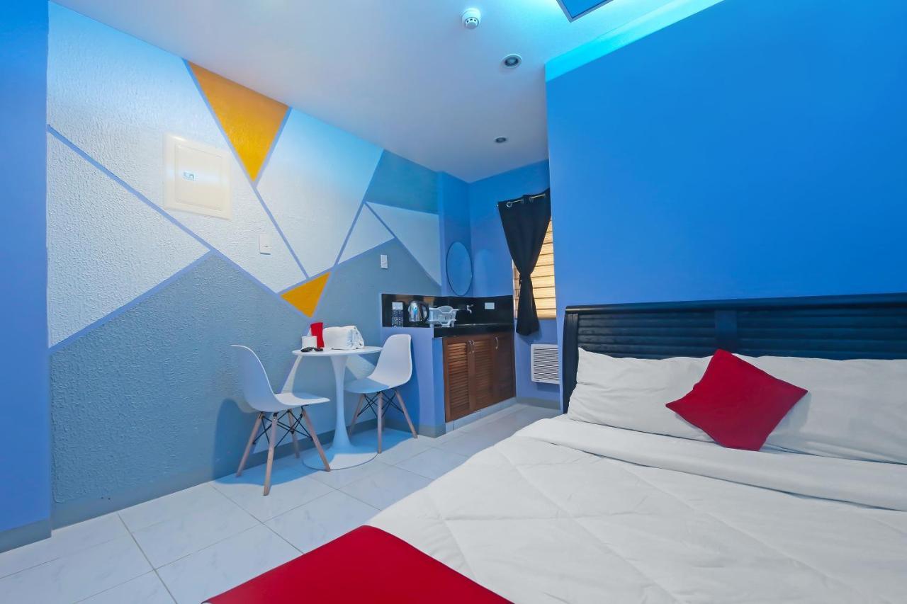 Oyo 896 Silverio Suites Manila Eksteriør bilde