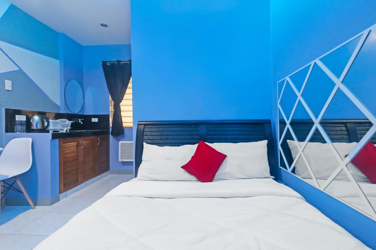 Oyo 896 Silverio Suites Manila Eksteriør bilde